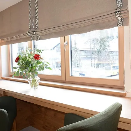 Quality Hosts Arlberg Garni Mössmer Hotel 4*