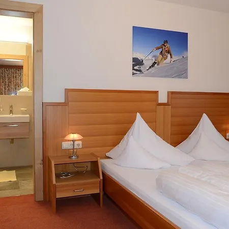 Hotel Quality Hosts Arlberg Garni Mössmer