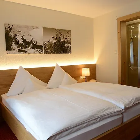 Quality Hosts Arlberg Garni Mössmer 4*