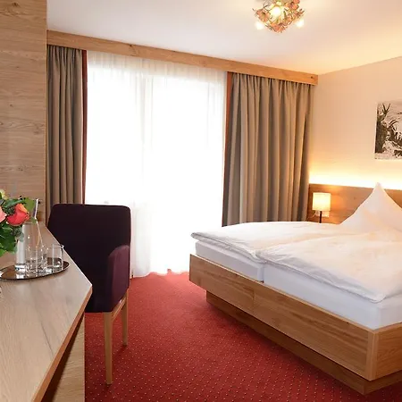 Quality Hosts Arlberg Garni Mössmer Hotel