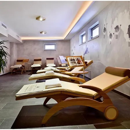 Hotel Quality Hosts Arlberg Garni Mössmer