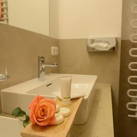 Quality Hosts Arlberg Garni Mössmer 4*