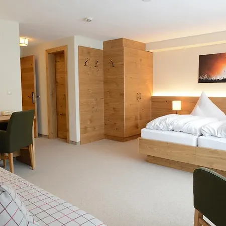 Hotell Garni Mössmer Sankt Anton am Arlberg