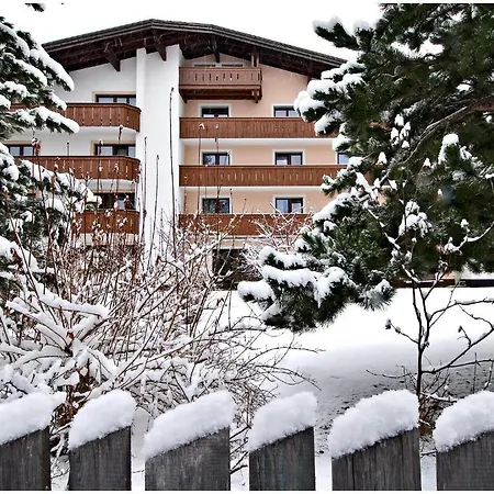 Quality Hosts Arlberg Garni Mössmer