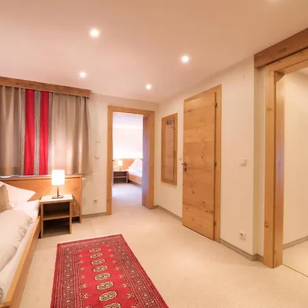 Quality Hosts Arlberg Garni Mössmer Hotel