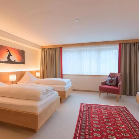 Quality Hosts Arlberg Garni Mössmer Hotel 4*