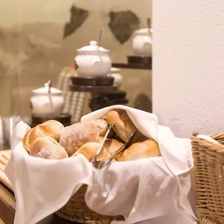 Hotel Quality Hosts Arlberg Garni Mössmer